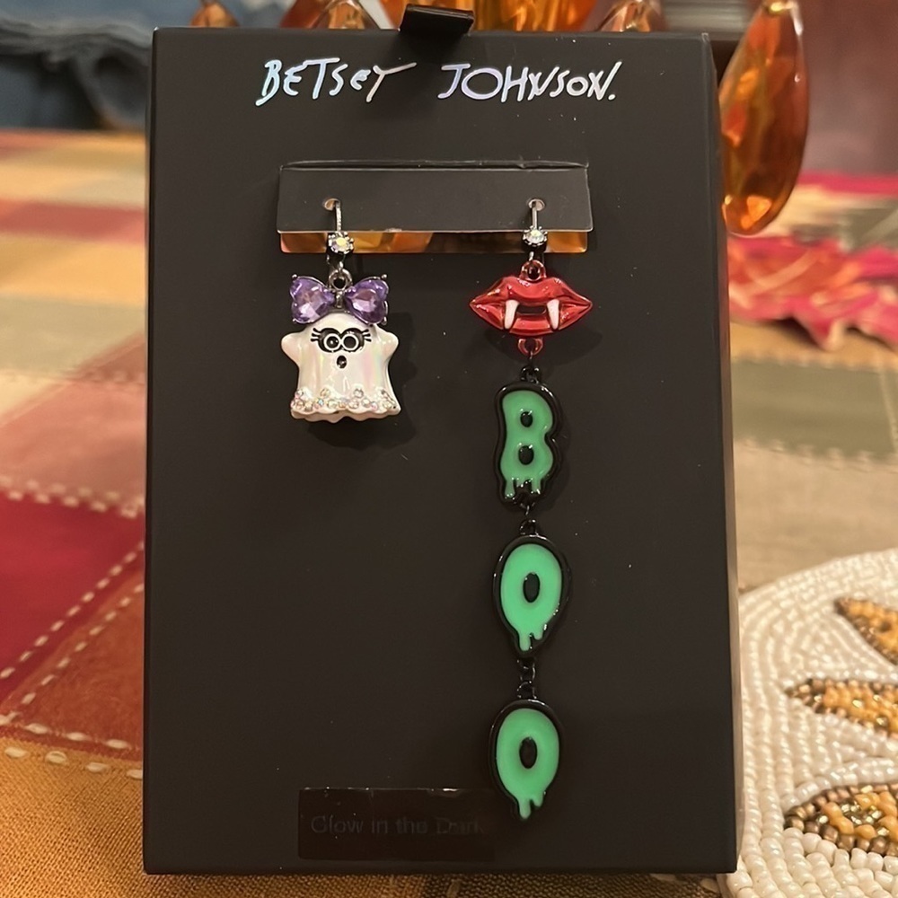 Brand New Betsey Johnson Drop Earrings Halloween Glow in the Dark Ghost Mismatch
